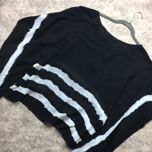 Barbara Lesser Black & White Summer Blouse - Picture 4 of 5